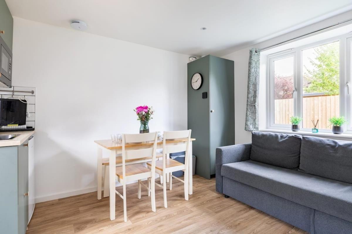 Salisbury Guest Annex Apartment ภายนอก รูปภาพ